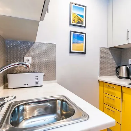 Brand New And Cozy Studio: Bairro Alto/ Chiado Apartment *